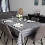 Apartment Avec Grande Terrasse Amenagee Privee La Teste-de-Buch