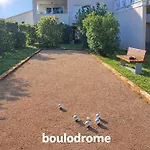 Apartment Avec Grande Terrasse Amenagee Privee